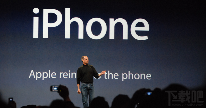 新闻发布会现场的苹果iphone13最新官方价格